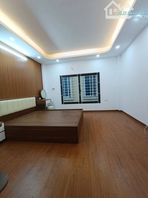 BÁN NHÀ ĐẸP PHỐ PHÚC ĐỒNG LONG BIÊN 5 TỶ 35m 5 TẦNG FULL NT Ô TÔ KINH DOANH GẦN AEON - 4