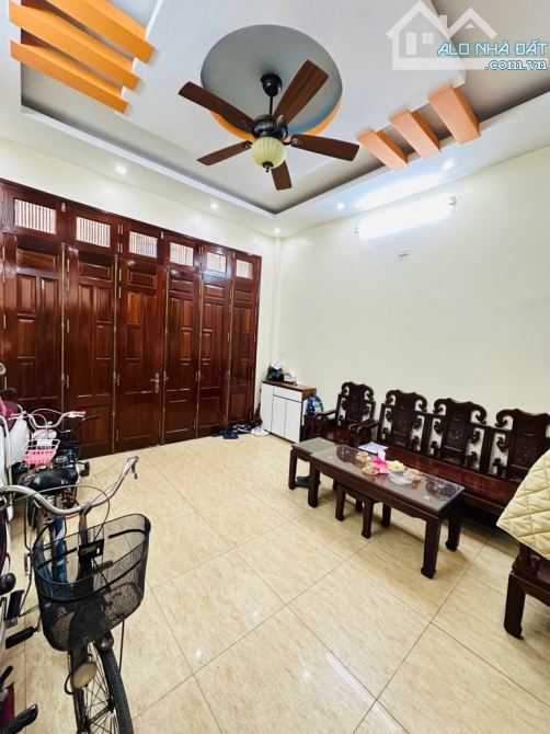 Phân Lô - Dân trí Cao - Dân Xây 62m2, 5T, MT 4,5m chỉ 15,5 tỷ. - 4