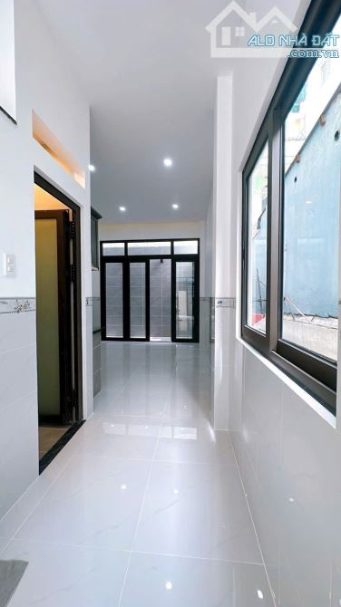 BÁN NHÀ 5 TẦNG KIÊN CỐ MỚI 100% MẶT TIỀN ĐƯỜNG SỐ 11 Q.4 , GIÁ 10,8 TỶ - 4