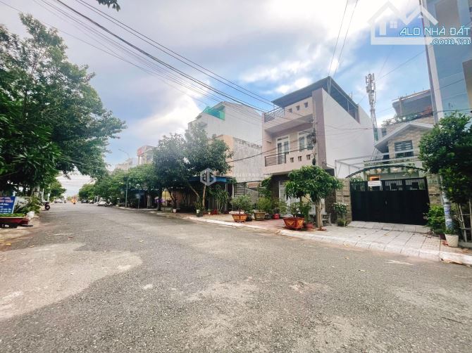 BÁN CĂN NHÀ HOÀN CÔNG MẶT TIỀN ĐƯỜNG PHƯỜNG 11 CÁCH DỰ ÁN SUN GROUP 6