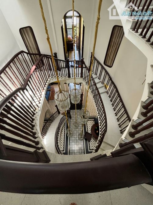 Villa mt Nguyễn Tri Phương - ngay ven sông lớn Thu Bồn cần bán - 4