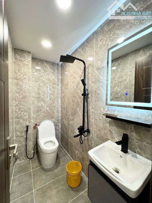 NHÀ ĐẸP 4 TẦNG, NGAY HUỲNH TẤN PHÁT - FULL NỘI THẤT - 4