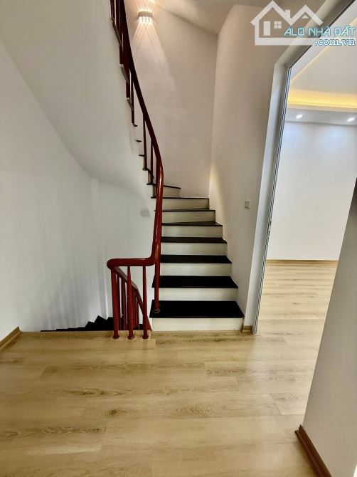 HIẾM - NHÀ KIM GIANG 44M2 - MT 5.7M- Ô TÔ ĐỖ CỬA - NGÕ THÔNG - 30M Ô TÔ TRÁNH - NHỈNH 8 TỶ - 4
