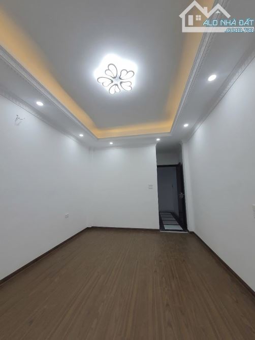 Bán nhà Liên Mạc, 35m2 5 tầng Lô góc, gần hồ Sen-sân chơi ở sướng giá 5,4 tỷ - 4