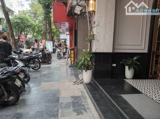 Bán Nhà mặt phố Hàng Bông 430m2 - 2 Tầng - MT 14.5m - Giá 210 tỷ - 5