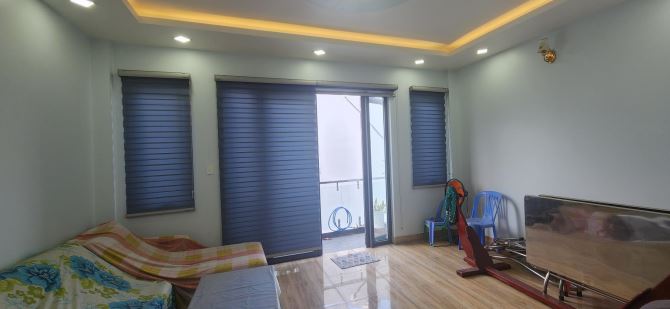 BÁN NHÀ 4 TẦNG SIÊU ĐẸP - GIÁP QUẬN 7 - Ô TÔ NGỦ TRONG NHÀ- NHỈNH 6 TỶ . - 5