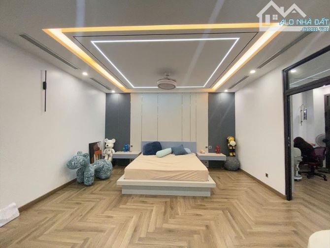 Đẹp! Hơn 16 Tỷ- Bán Nhà Giải Phóng, Hoàng Mai, 80x4T- Ô Tô-Phân Lô-LK- Vỉa Hè-KD-VP