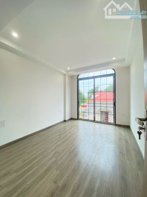BÁN NHÀ DÂN XÂY NGUYÊN KHÊ Ô TÔ ĐỖ CỬA 40M2 MT5 GIÁ 4.55 TỶ - 3