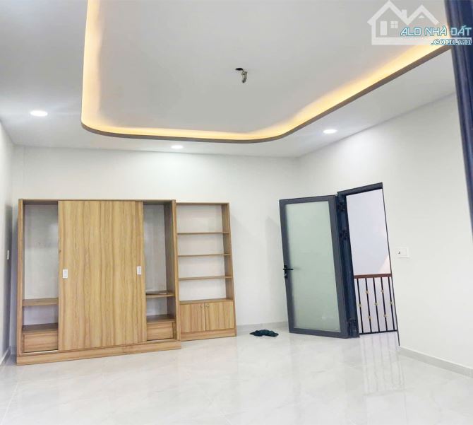 ✅QUÁ TRỜI LỔ SÂU RỒI  NHÀ ĐẸP 2 LẦU 🔥3 PN - 2 WC - GIÁ 4 TỶ 350 ✅2 MẶT TIỀN -DÂN CƯ ĐÔNG - 5