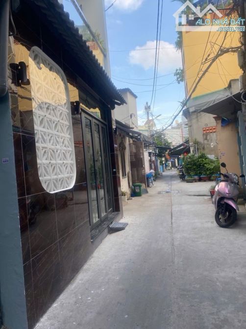 BÁN NHÀ TÂN HOÀ ĐÔNG, QUẬN 6, HXH, 3 TẦNG 40M2 NỞ HẬU, TẶNG NỘI THẤT, NHỈNH 5 TỶ - 5