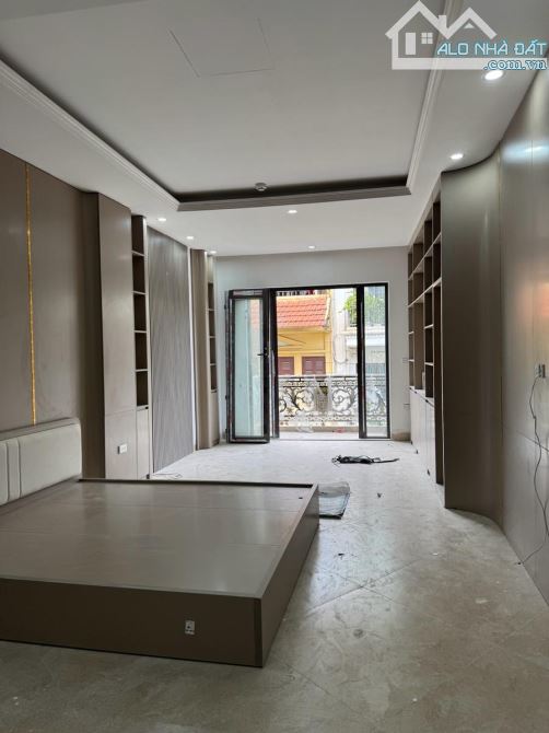 Kim Đồng , diện tích   69m, 5 tầng TM. MT 3.7m. 26 tỷ Hoàng Mai - 5