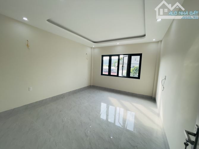 Bán nhà 4 tầng Trần Nhân Tông, Nam Sơn, Kiến An 55-64m giá từ 3,05 tỷ - 5