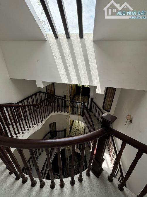 Villa mt Nguyễn Tri Phương - ngay ven sông lớn Thu Bồn cần bán - 5