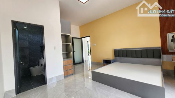 bán nhà vườn siêu đẹp 15x45m, xã Hòa Khánh Tây, Đức Hòa, Long An. Giá bán 4.5 tỷ - 5