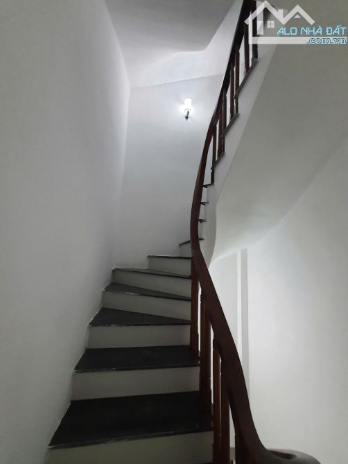 Bán nhà Liên Mạc, 35m2 5 tầng Lô góc, gần hồ Sen-sân chơi ở sướng giá 5,4 tỷ - 5
