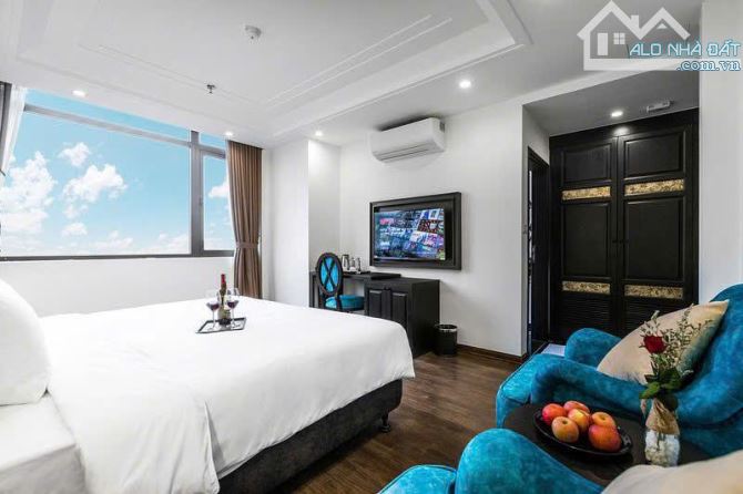 ( Chủ vay Bank Giảm 50 Tỷ ) Bán Khách Sạn Mặt Phố Mã Mây - 360m2 x 9T - MT 12m - 315 Tỷ