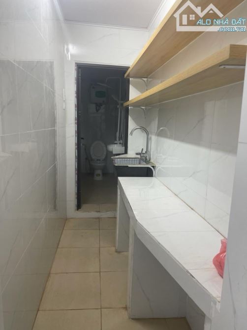 Bán tập thể tầng 1 phố Nguyên Hồng, kinh doanh - ô tô đỗ cửa 20m ra phố Nguyên Hồng - 6
