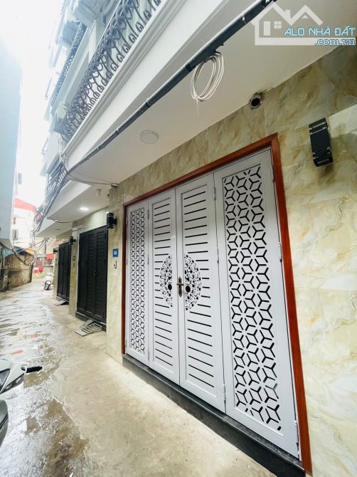Trần Cung 7 Tầng Thang Máy -Nhà Xây Chắc Chắn Đẹp -Đầy Đủ Nội Thất Xịn Xò -DT 40m - 6