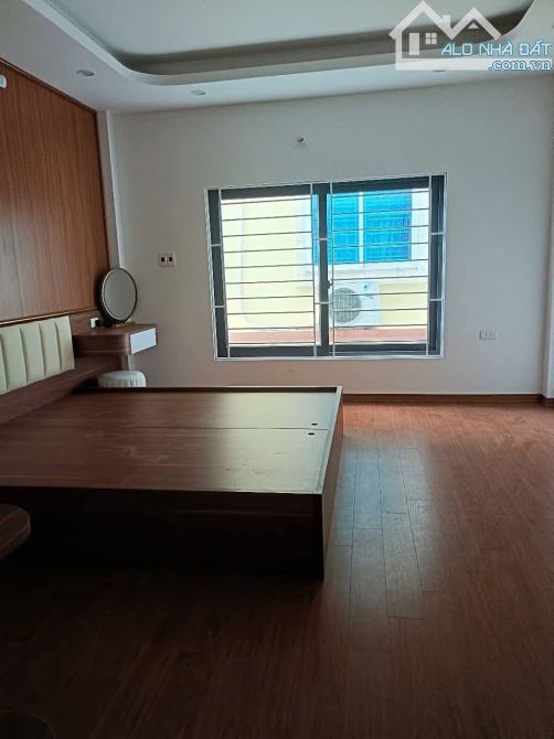BÁN NHÀ ĐẸP PHỐ PHÚC ĐỒNG LONG BIÊN 5 TỶ 35m 5 TẦNG FULL NT Ô TÔ KINH DOANH GẦN AEON - 6
