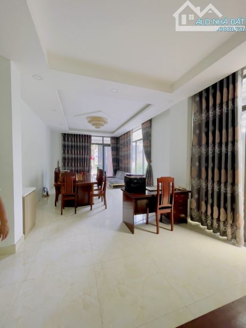 BIỆT THỰ COMPOUND NGAY GLOBAL CITY - CAO TỐC - ĐỖ XUÂN HỢP - 180M2 - 4 TẦNG ĐÚC MỚI - 7