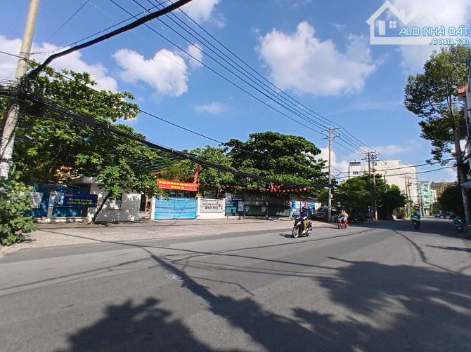 Nhà bán: đường Trần Văn Kiều. Q6. DTSD 62m2. 4 tầng. Giá 8,9 tỷ - 7