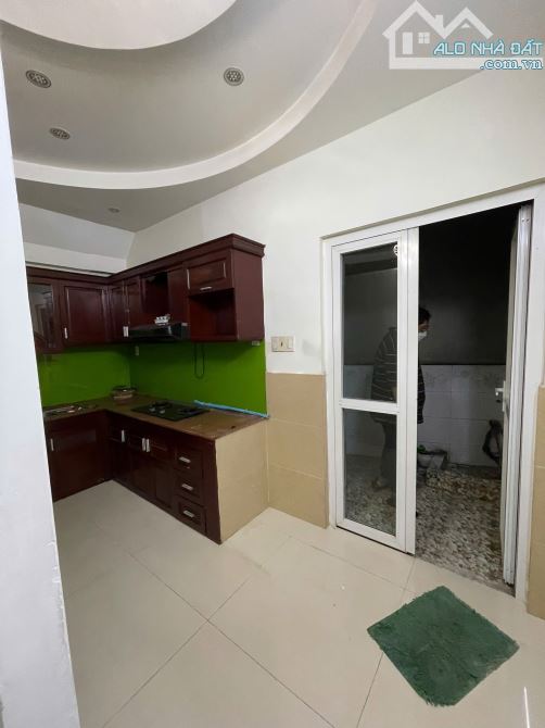 Bán nhà mặt tiền số 2C Nguyễn Ngọc Phương, DT: 5.8*14M. KC: 5 Tầng. Chỉ: 22,8 tỷ - 7