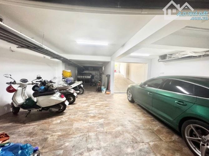 Bán tòa nhà văn phòng Lê Quang Định,đi TSN 5p, DT 184m2(8x23) nở hậu 9m,7 tầng giá 70 tỷ - 7