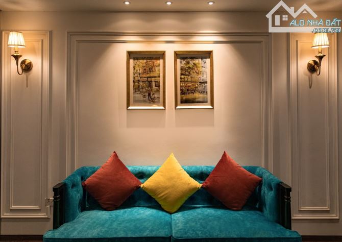 ( Chủ vay Bank Giảm 50 Tỷ ) Bán Khách Sạn Mặt Phố Mã Mây - 360m2 x 9T - MT 12m - 315 Tỷ