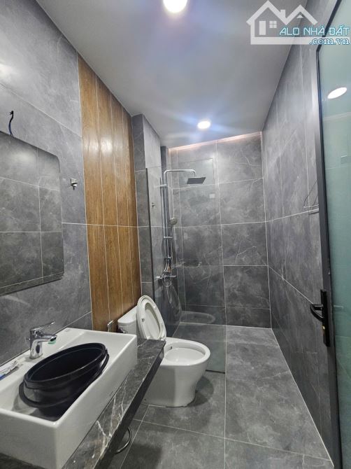 Bán nhà Phạm Phú Thứ P10 Tân Bình ô tô ngủ trong nhà 56M2 2 Tầng mới đpej 8 tỷ 7 - 8