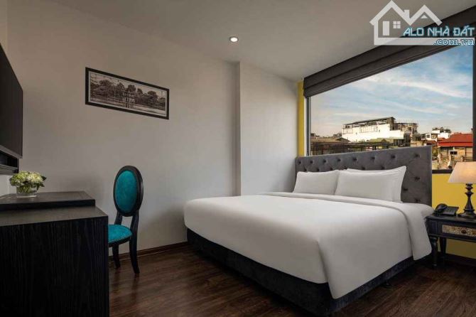 ( Chủ vay Bank Giảm 50 Tỷ ) Bán Khách Sạn Mặt Phố Mã Mây - 360m2 x 9T - MT 12m - 315 Tỷ