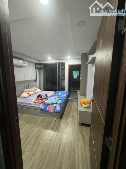 Nhà bán: đường Kinh Dương Vương. Q Bình Tân. DTSD 133m2. Giá 14,8 tỷ - 9