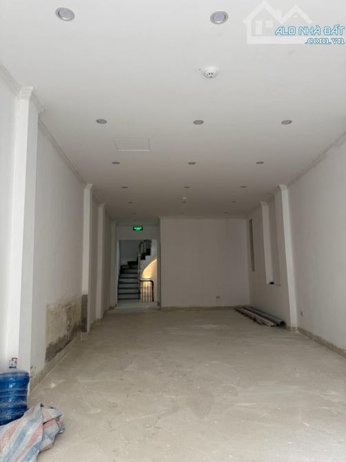Kim Đồng , diện tích   69m, 5 tầng TM. MT 3.7m. 26 tỷ Hoàng Mai - 9
