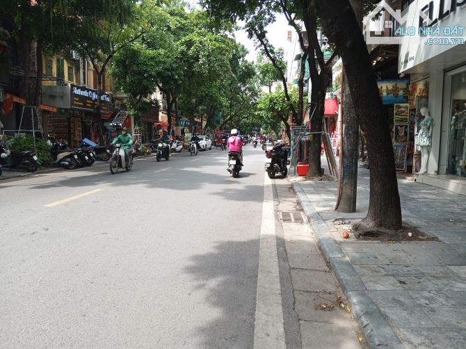 Bán Nhà Mặt Phố Hàng Bông 485m2 * 3 Tầng, MT 15m, Giá 210 Tỷ