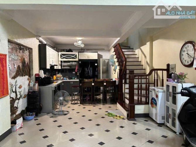 Bán nhà ĐẠI TÁ VỀ HƯU 63m giá 15  tỷ  Phố Tô Vĩnh Diện,Thanh Xuân.Ô TÔ TRÁNH.