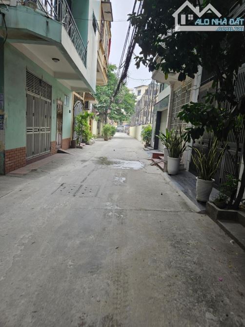 Bán nhà Phố Huỳnh thúc Kháng. Đống đa. Diện tích 45m. 7 tầng. Giá 17 tỷ