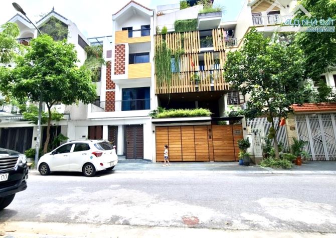 Biệt thự Phùng Khoang, vỉa hè, ô tô tránh đỗ, kinh doanh, mặt tiền khủng, giá tốt, 131m*4T