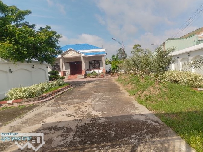 Bán Nhà Biệt Thự+Đất Vuờn 3150m2 Mặt Tiền Đường Quốc Lộ 50,xã Đạo Thạnh tp Mỹ Tho.