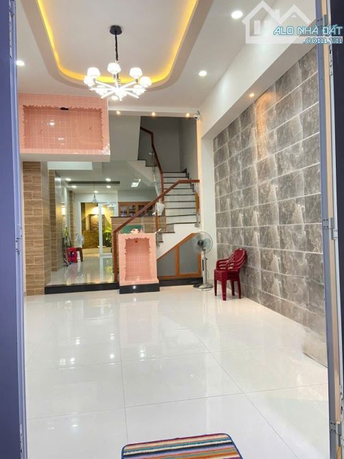 TÂN HÓA - Q6 - HẺM 8M - 80M2 - 4 TẦNG 5PN 4WC SÂN THƯỢNG - CHỈ 8.5 TỶ