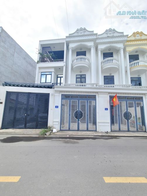 5ty TL 82,7m2 nhà 1 trệt 2 lầu MT kinh doanh p.Tân Đông Hiệp Tp.Dĩ An