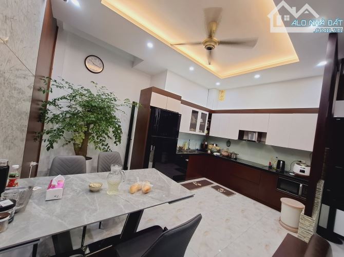 CẦN BÁN NHÀ THANH XUÂN, DT55M2 GẦN OTO MẶT TIỀN RỘNG NHÀ MỚI ĐẸP Ở NGAY NHỈNH 11 TỶ