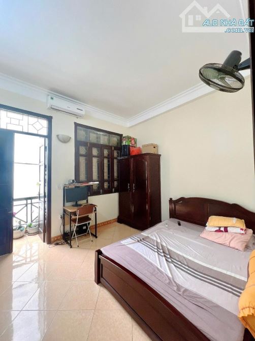 Bán nhà Hoàng Cầu, Đống Đa, 10m ra hồ Hoàng Cầu, ở sướng, giá 13.9 tỷ