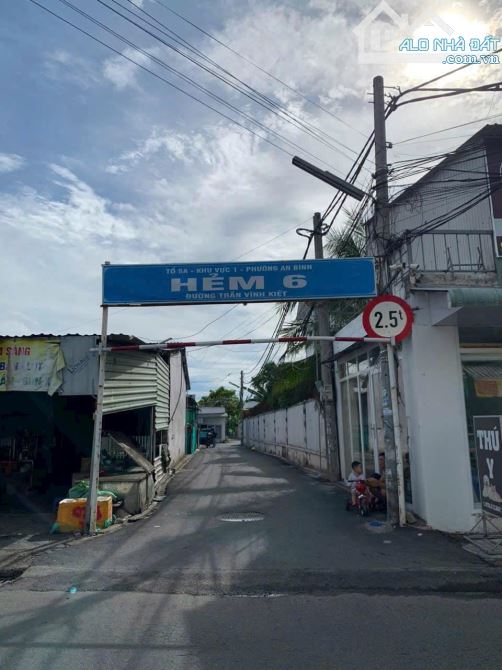 Nhà 1 trệt 1 lầu và dãy trojg 5 phòng tại hẻm 6 Trần Vĩnh Kiết