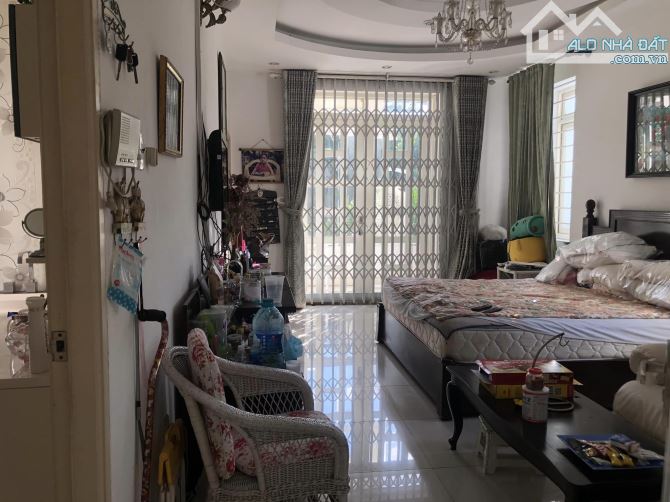 Mặt Tiền Gần Đại Học Văn Hóa Đường Đỗ Xuân Hợp, Dt 100m2, Ngang 5m, 12.6 tỷ