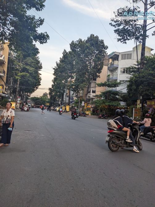 Bán nhà Mặt tiền Hùng Vương, Phường 9, Quận 5 -8 x 12m -4 tầng -Giá chỉ 25 tỷ