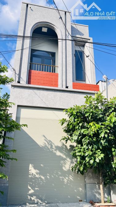 Nhà đẹp mới 2 tầng, sát mặt đường Tô Ký, Hóc Môn, hẻm 8m, 4*19m, nhỉnh 5 tỷ!