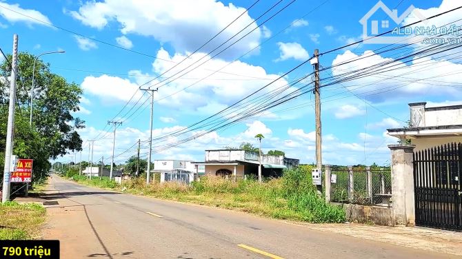 Bán đất  giá cực tốt đường Suối Nghệ- Láng Lớn, xã Suối Nghệ nay là xã Ngãi Giao, tp HCM