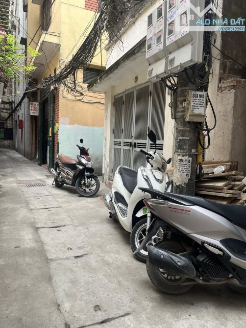 CHÍNH KINH THANH XUÂN NHÀ MỚI ĐẸP FULL NỘI THẤT 100M RA PHỐ 25M2  4 TẦNG 6 TỶ