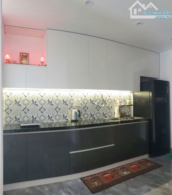 BÁN CĂN HỘ 3 TẦNG- MẶT TIỀN HẢI CHÂU- 135M2- 21 PHÒNG- GẦN NÚI THÀNH- 12 TỶ