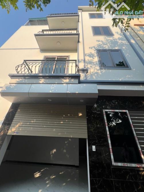🚗 NHÀ 4 TẦNG MỚI TINH– PHÂN LÔ SƠN ĐỒNG – Ô TÔ LÙI TẬN CỬA! GIÁ CHỈ 4.9 TỶ 🏠