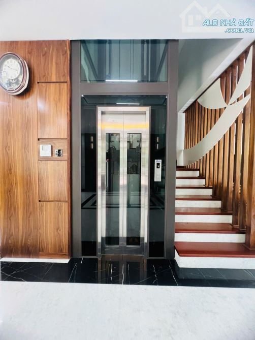 Bán nhà Nguyễn Trãi – 40m² x 4T – Ô tô đỗ cửa – Khu dân trí cao – Gần ĐH lớn – 9.5 tỷ